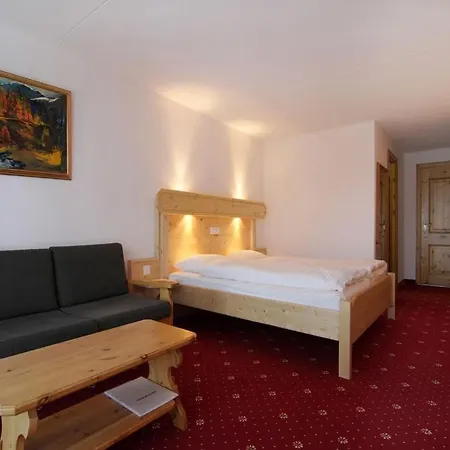 Hotel Club Only - By Mountain