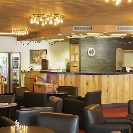 Готель Club Only - By Mountain