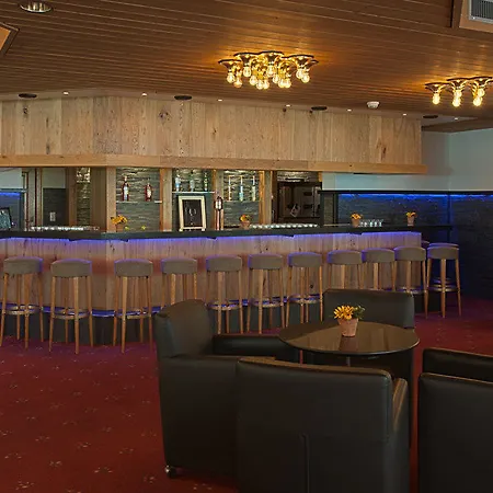 Club Only - By Mountain 3*