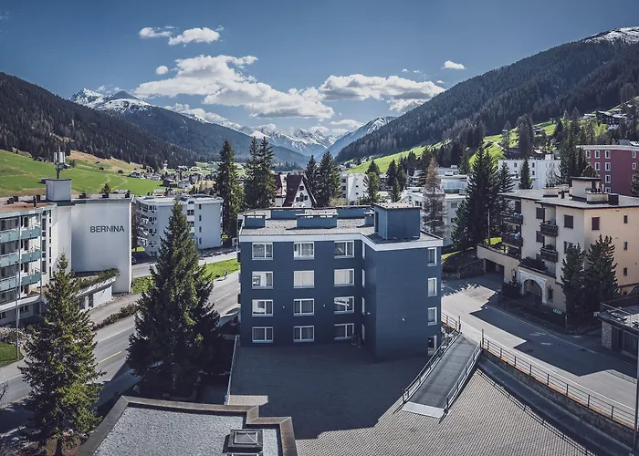 Hotel Club Only - By Mountain