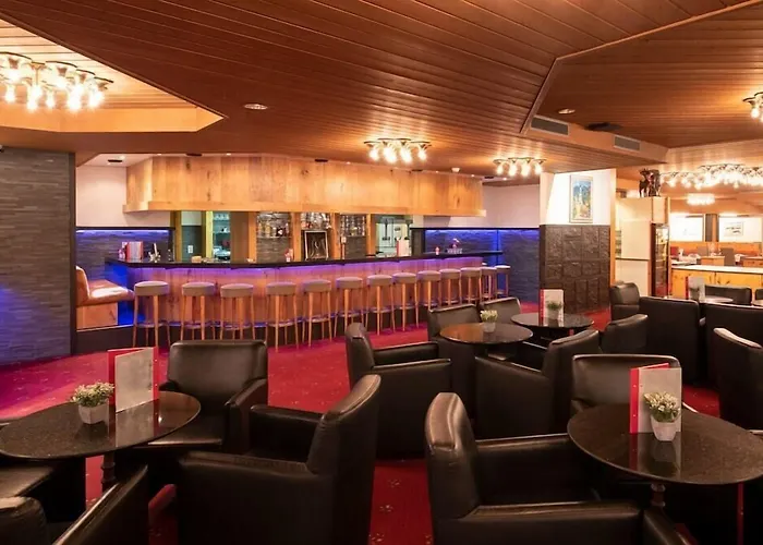 Hotel Club Only - By Mountain