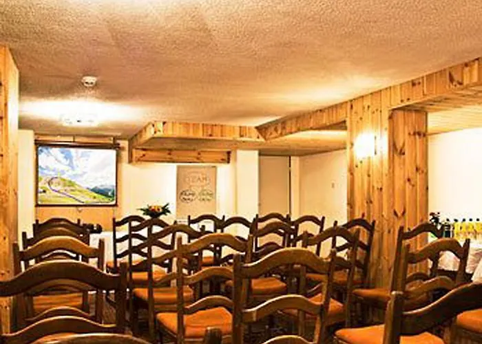 Hotel Club Only - By Mountain