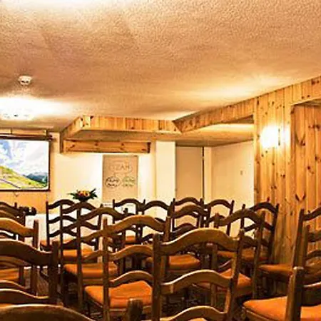 Hotel Club Only - By Mountain