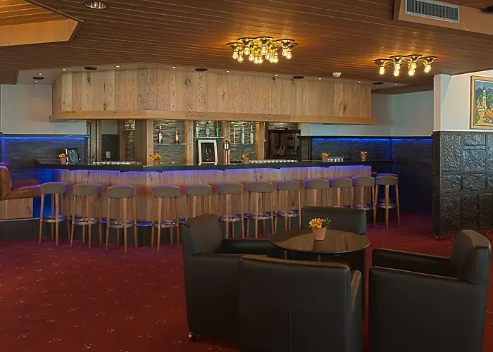 Club Only - By Mountain Davos