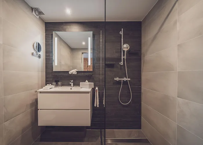 Club Only - By Mountain 3* Davos