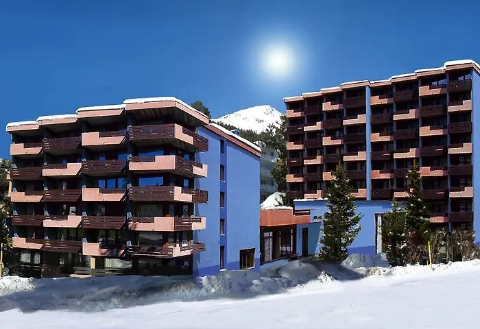 Club Only - By Mountain 3*